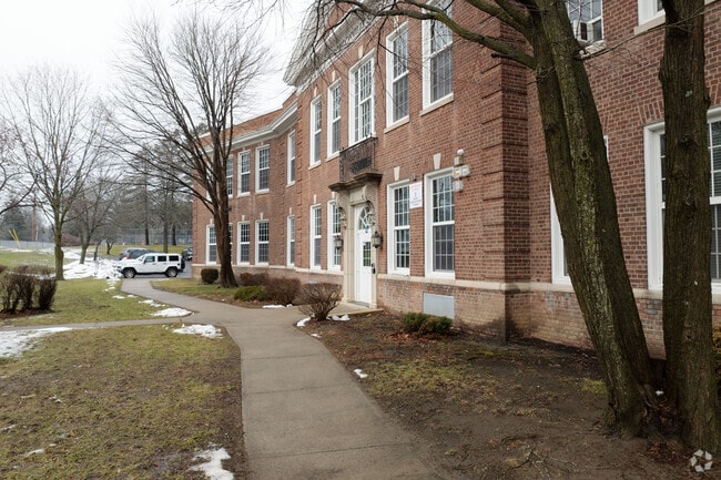 Main entrance of Loudonville Elementary School.