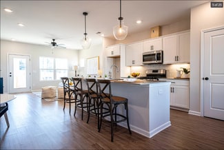 560 Waterpoint Way Unit B, Opelika, AL 36801