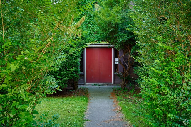 Yeshiva of Rochester meets the New York State Common Core regent standard.