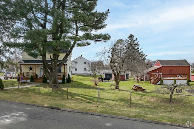 Classic farmhouses can be found in Stratford.