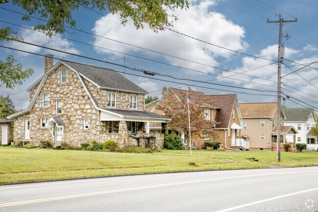 A variety of home styles are found in Barr.