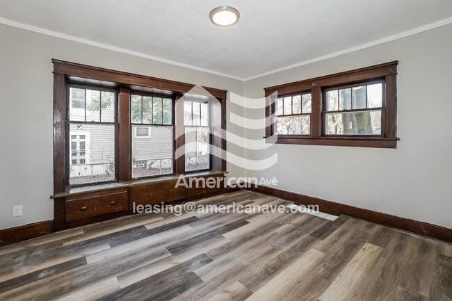 724 Carlysle St, Akron, OH 44310 - photo 6