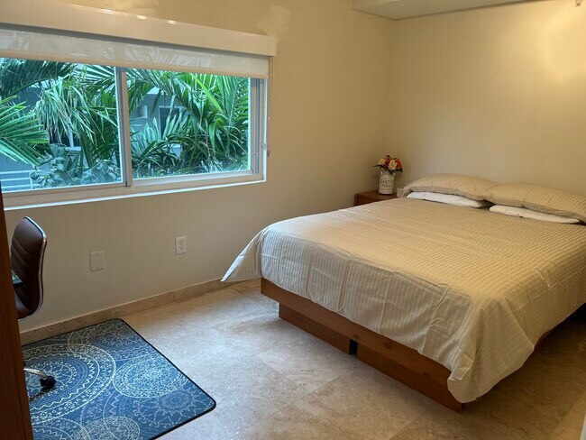 7824 Collins Ave unit 404, Miami Beach, FL 33141 - photo 2