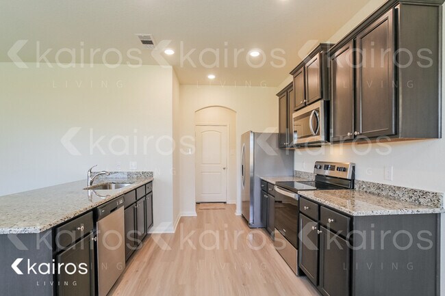 8415 Hannah Rd, Baytown, TX 77523 - photo 5