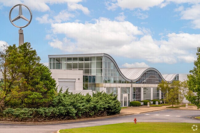 Cottondale is only a few minutes drive to the Mercedes-Benz manufacturing plant.