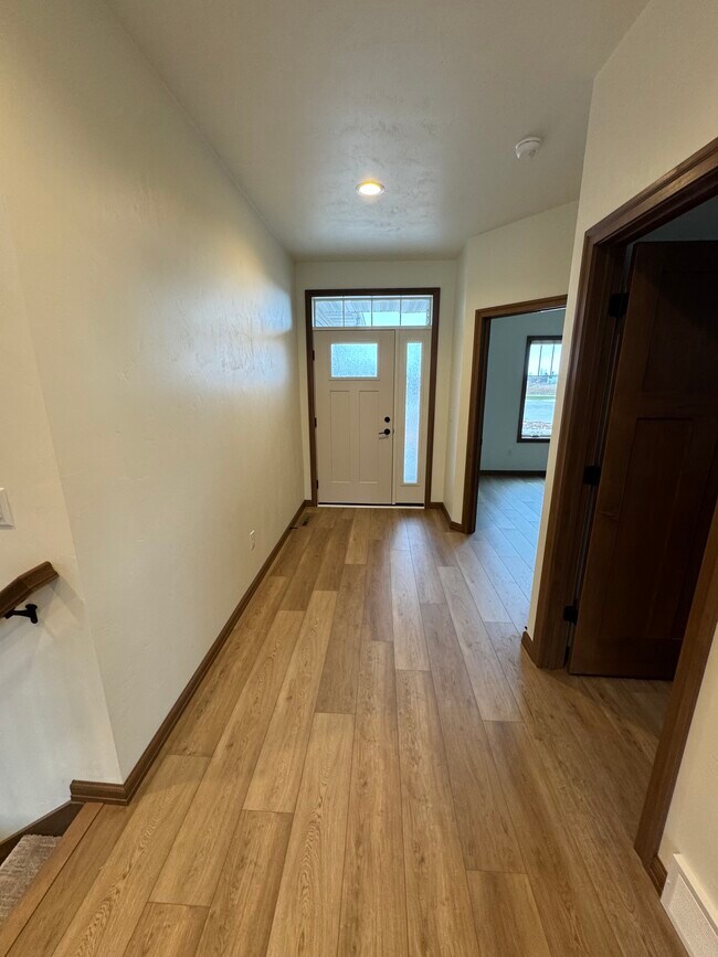 403 Founders Way, Little Chute, WI 54140 - photo 4