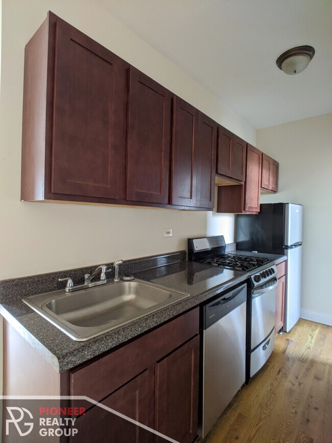 953 W Cornelia Ave unit 957-1B, Chicago, IL 60657 - photo 4