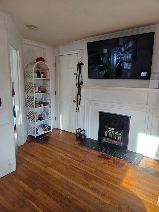 37 Court St unit 2, Plymouth, MA 02360 - photo 3