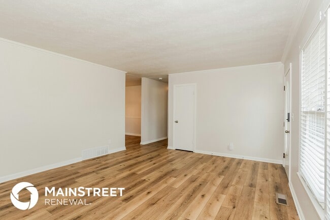 1628 Greenland Park Cir, Shelbyville, KY 40065 - photo 4