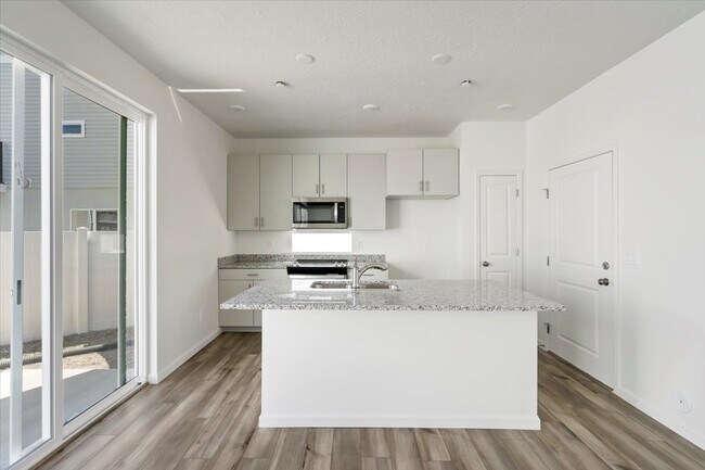 401 E Kanab Creek Dr, Saratoga Springs, UT 84045 - photo 5