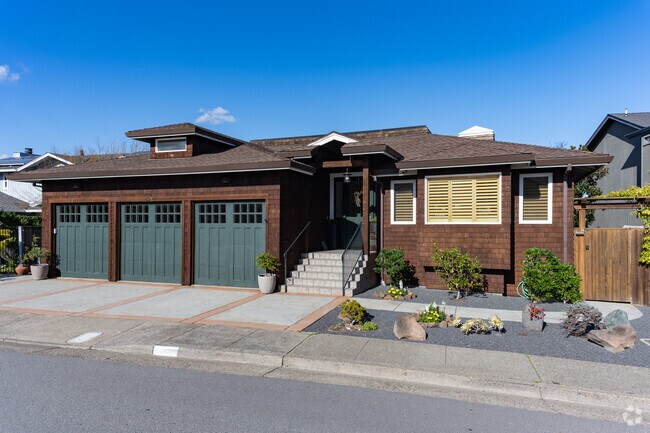 Find your perfect craftsman-style home in Larkspur at Riviera Circle.