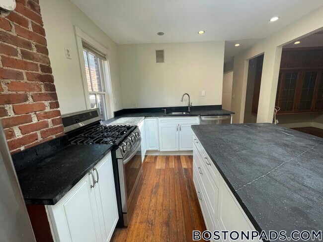 151 Highland St unit 2, Roxbury, MA 02119 - photo 2