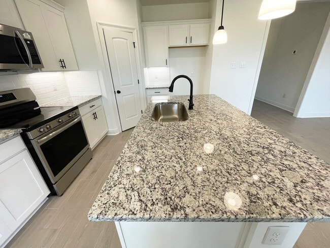 21721 Pine Knot Way, Foley, AL 36535 - photo 3