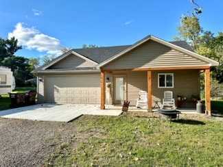 818 Burr St, Adrian, MI 49221
