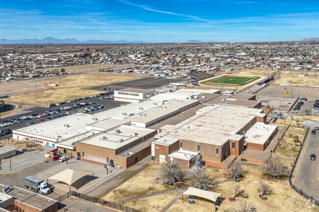 Alamogordo High School was first built in 1919 with thirteen classrooms and is graded B-minus on Niche.