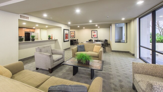The Colonnade Apartments, San Jose, CA 95112 - photo 4