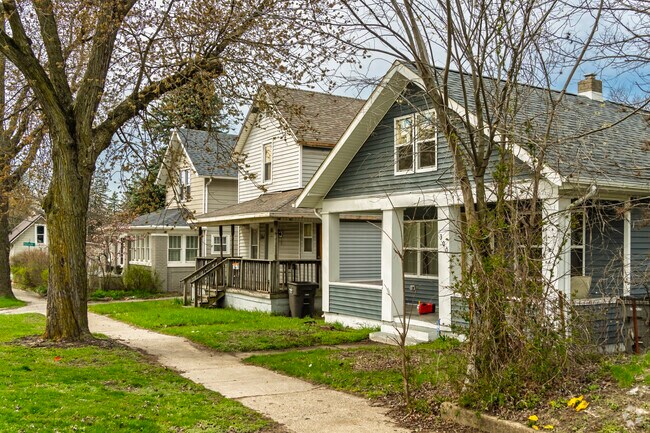 Bungalows are another everyday home style in the South Shore-Bridge Street neighborhood.