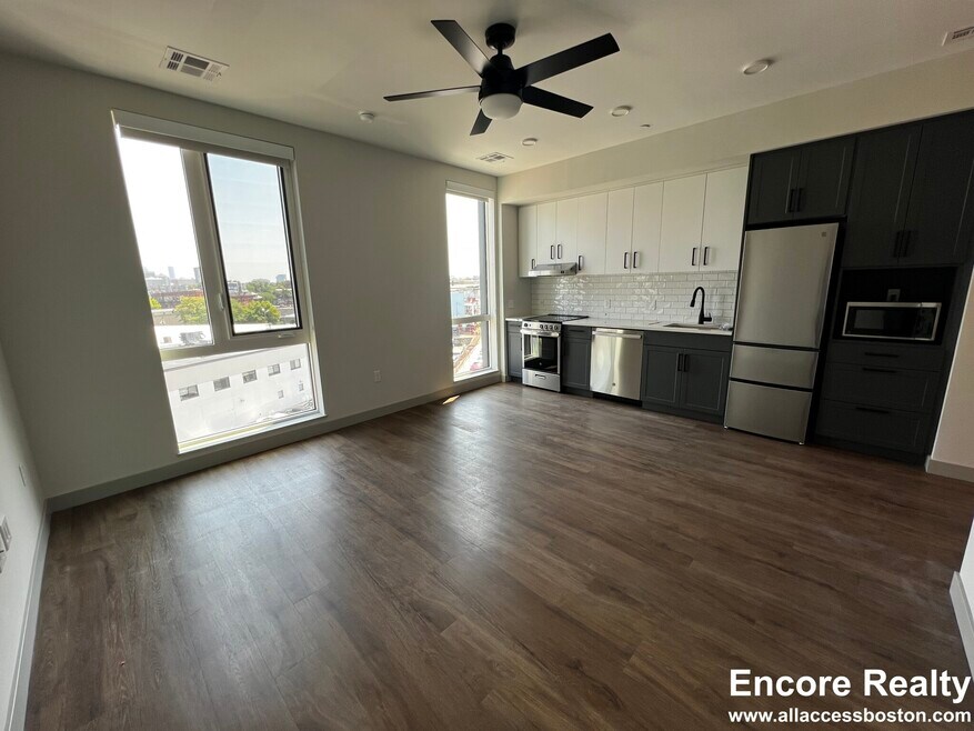 20 Rugg Rd unit 3, Boston, MA 02134 - photo 1