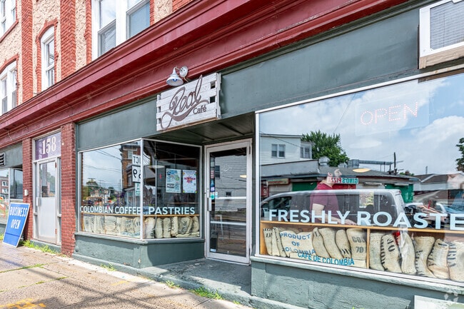 Cafe Real is a local Downtown Bristol coffee shop dedicated to authentic Columbian coffee.