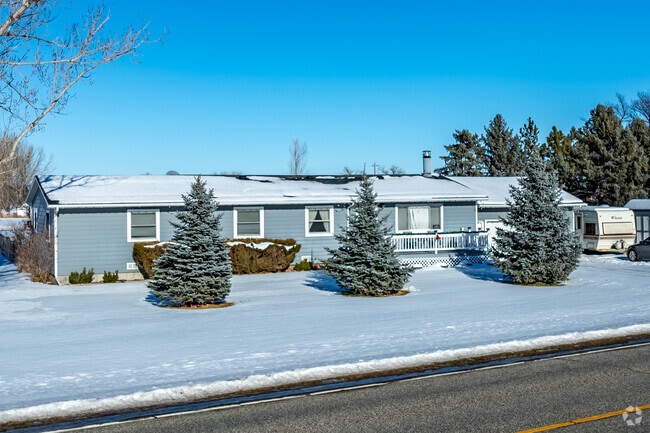 Manufactured homes in Huntley have modern amenities.