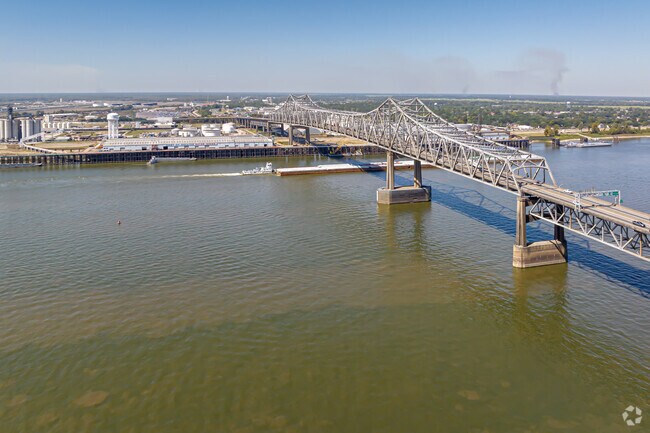 Port Allen is just minutes from Downtown Baton Rouge via the Mississippi River Bridge.