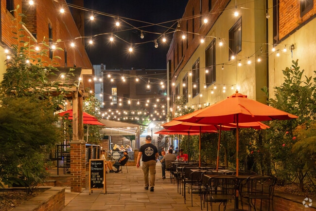 Head downtown for a great meal from one of the restaurants in Pine Square.