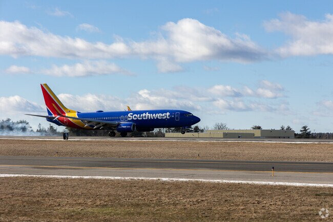 Residents of Manchester can take advantage of the nearby airport to fly throughout the US.