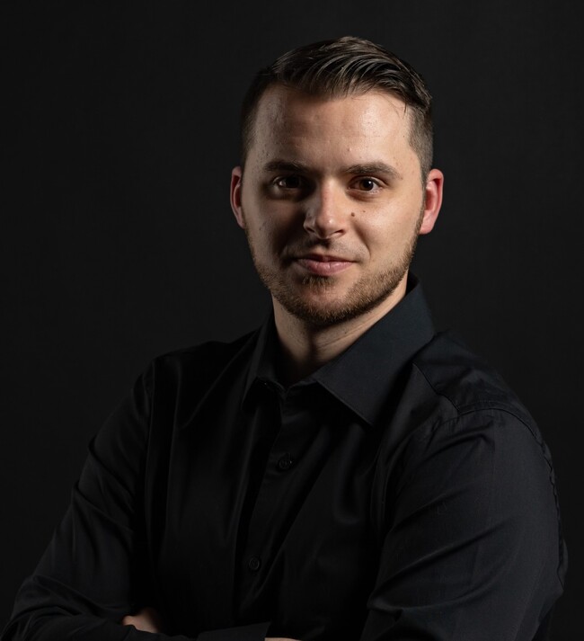 Agent Photo