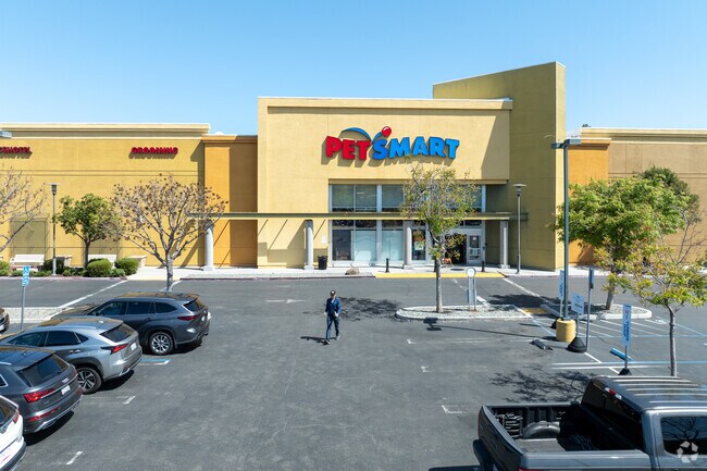 PetSmart in Adobe Meadow-Meadow Park makes pet care and grooming easy and convenient for locals.