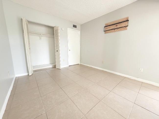 400 NE 18th Ave unit 104, Homestead, FL 33033 - photo 6
