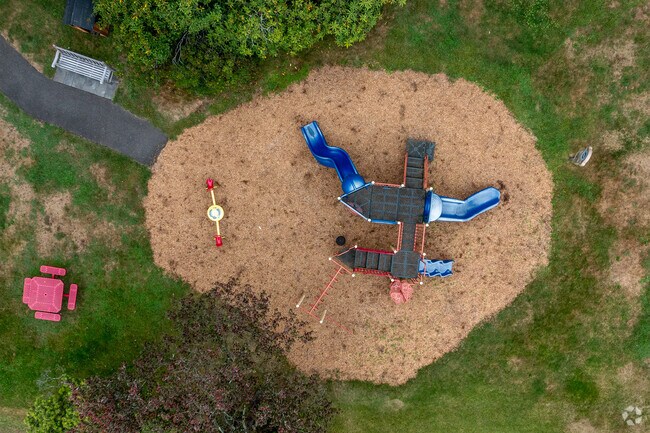 Pemberwick Park is the neighborhood's central green space and has sport courts and a playground.