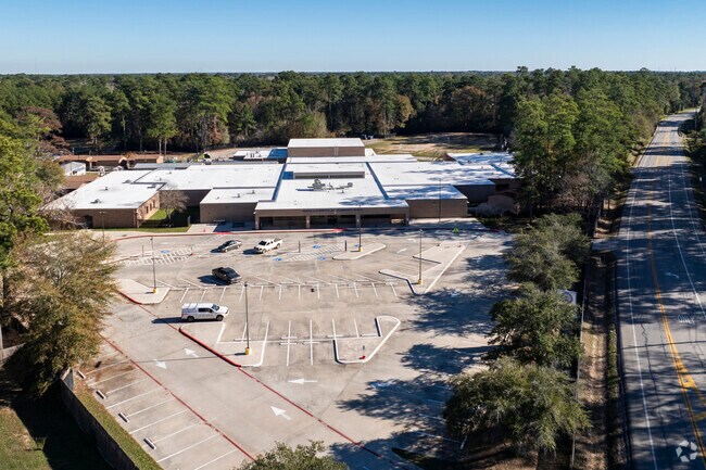 Creighton Elementary serves the students of the local neighborhoods.