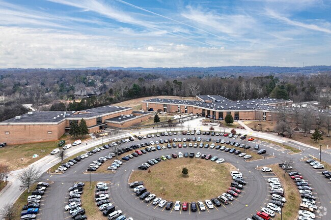 Farragut High School is rated a 9 out of 10 on Great Schools.