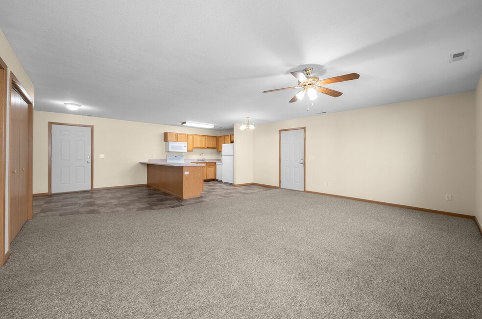1420 E Redwood Blvd unit 1420 E Redwood BLVD, Brandon, SD 57005 - photo 1