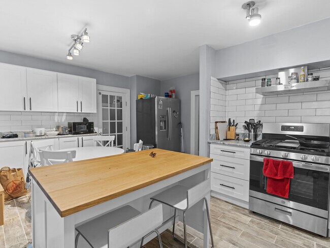 368 Broadway unit 2L, Cambridge, MA 02139 - photo 2