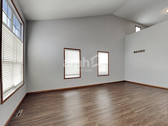 3042 Bauer Dr, Machesney Park, IL 61115 - photo 7