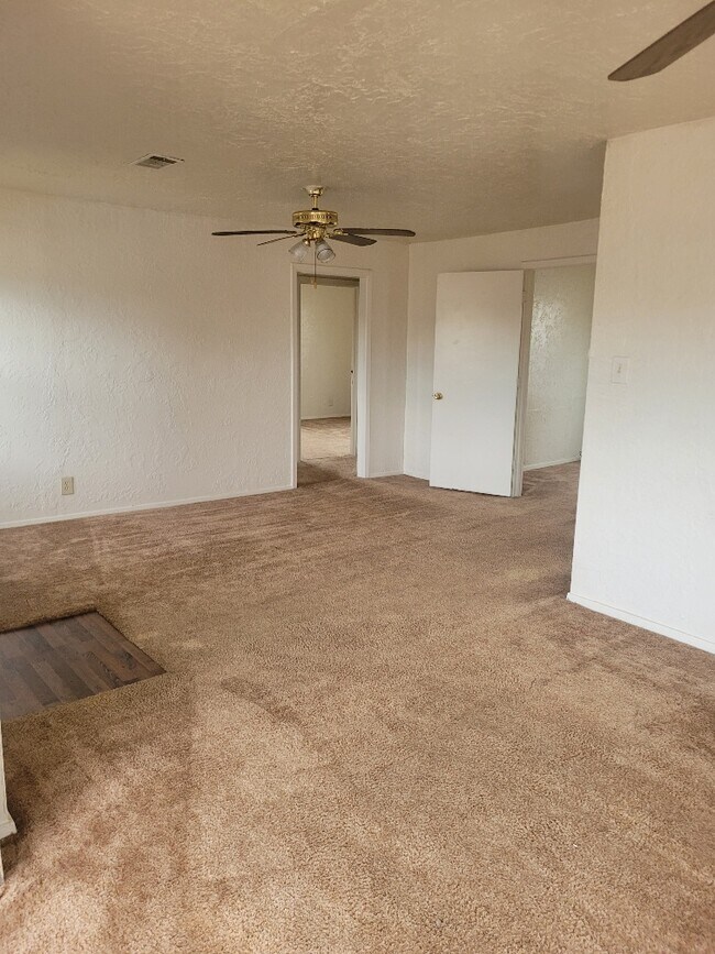 3610 NE 13th Ave, Amarillo, TX 79107 - photo 2