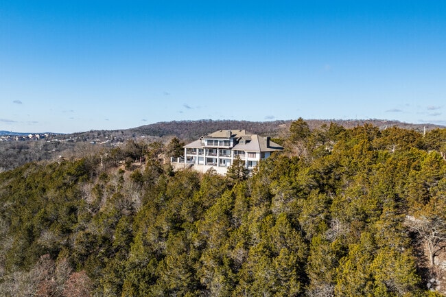 High-end mountain retreats offer unforgettable views of Branson.
