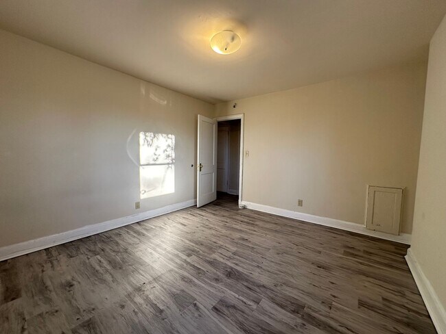 4585 Macarthur Blvd NW unit 104, Washington, DC 20007 - photo 6