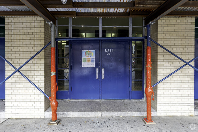 Williamsbridge: Bronx middle School has 409 students sixth through eighth grade.