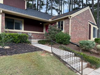 49 Country Pl Ct, Alpharetta, GA 30005