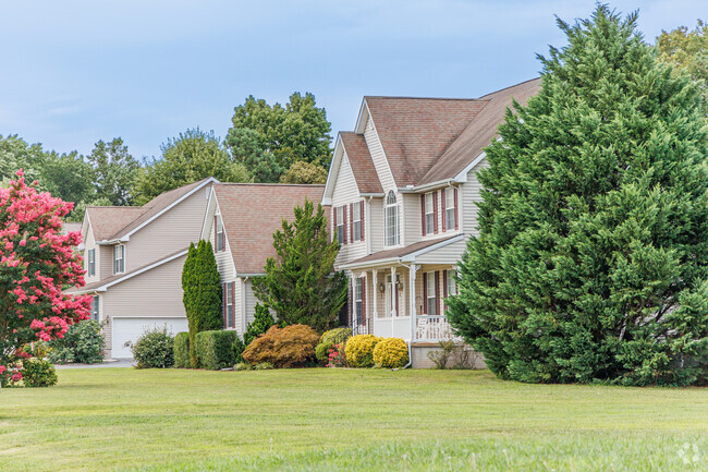 Modern traditional homes with expansive property lines are available in Riverview.