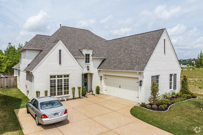 Most subdivisions in Piperton/Elba offer homes in many different designs and sizes.