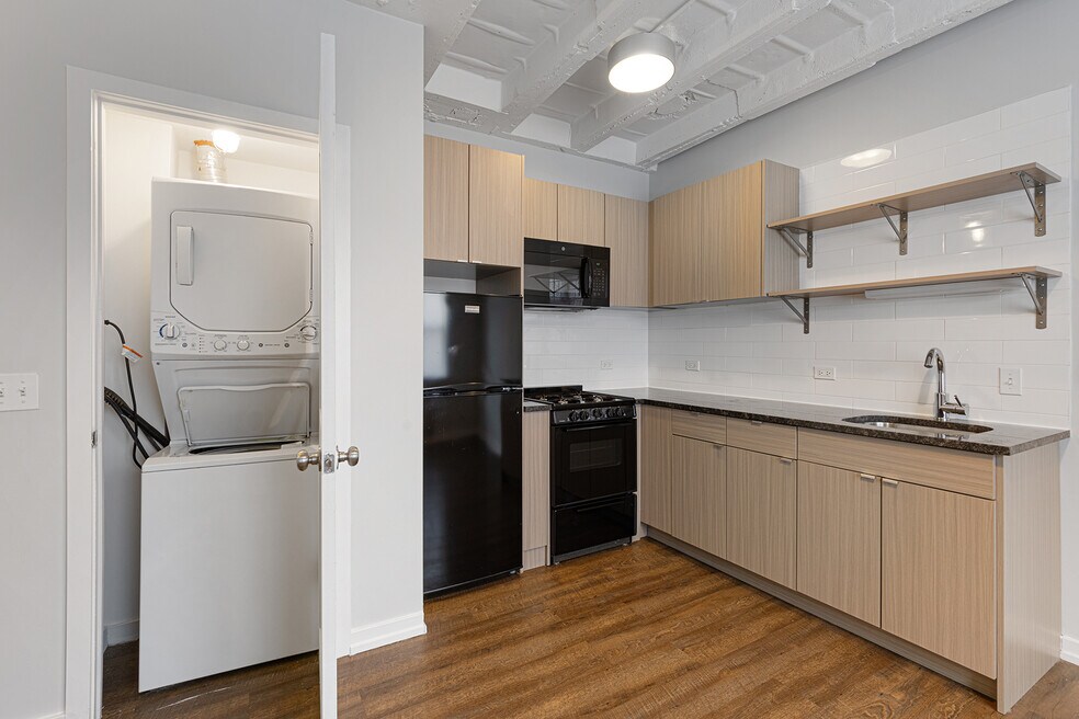 5722 N Winthrop Ave unit 408, Chicago, IL 60660 - photo 1