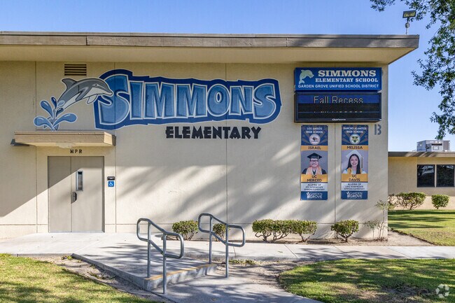 Linton T. Simmons Elementary School is a great school to get a quality education.