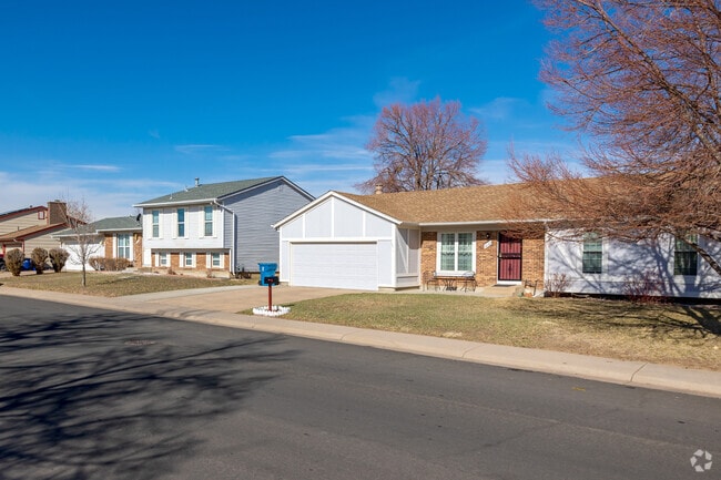 Find one and two-story homes in Aurora Highlands, CO.