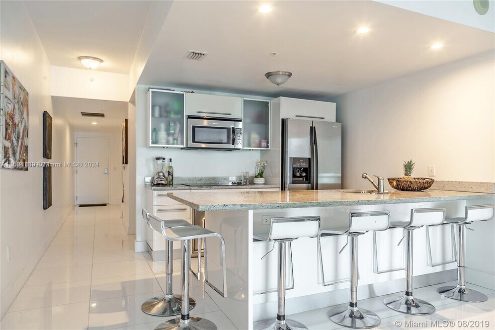 185 SW 7th St unit 2901, Miami, FL 33130 - photo 1