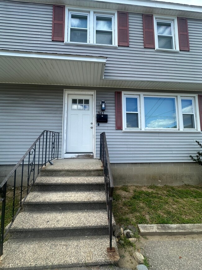 341 Stevens St, Lowell, MA 01851 - photo 2