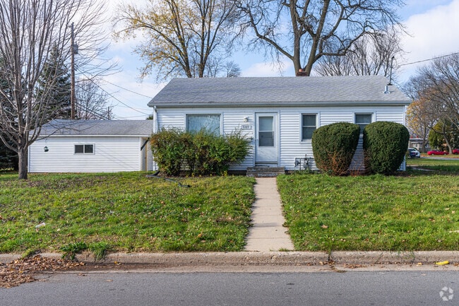 Single-family homes are valued between around $300,000 to $375,000 in Bridge-Lakepoint.