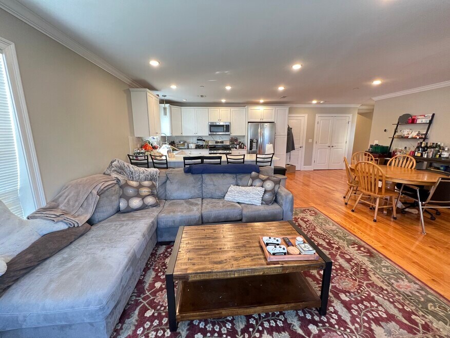 116 Holland St unit 2L, Somerville, MA 02144 - photo 1